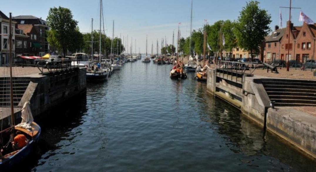 Logement Hellevoetsluis Extérieur photo
